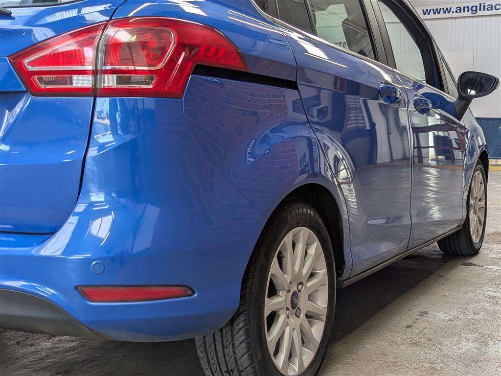<p>2014 FORD B-MAX TITANIUM TDCI</p>