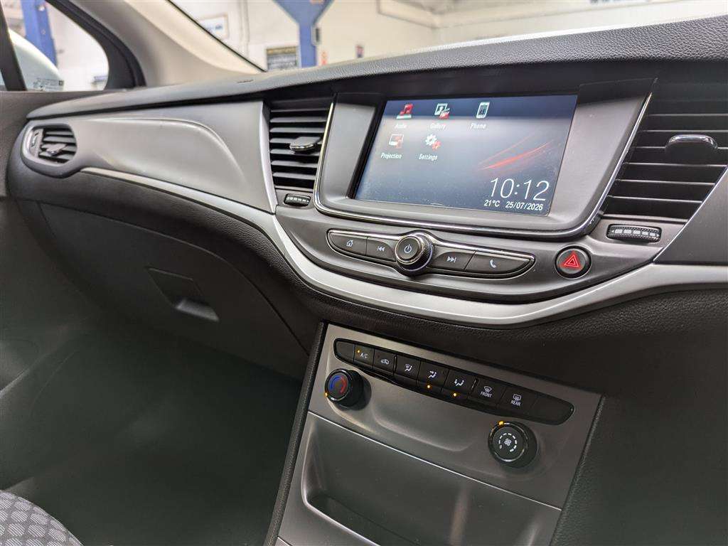 <p>2018 VAUXHALL ASTRA</p>