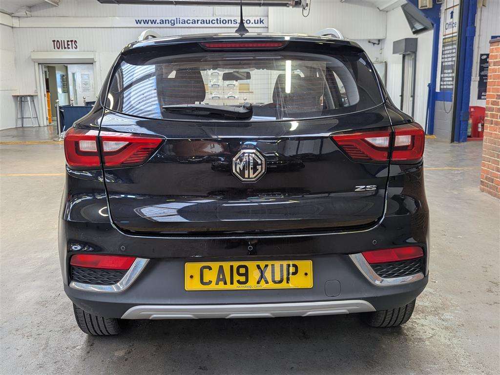 <p>2019 MG ZS EXCITE</p>