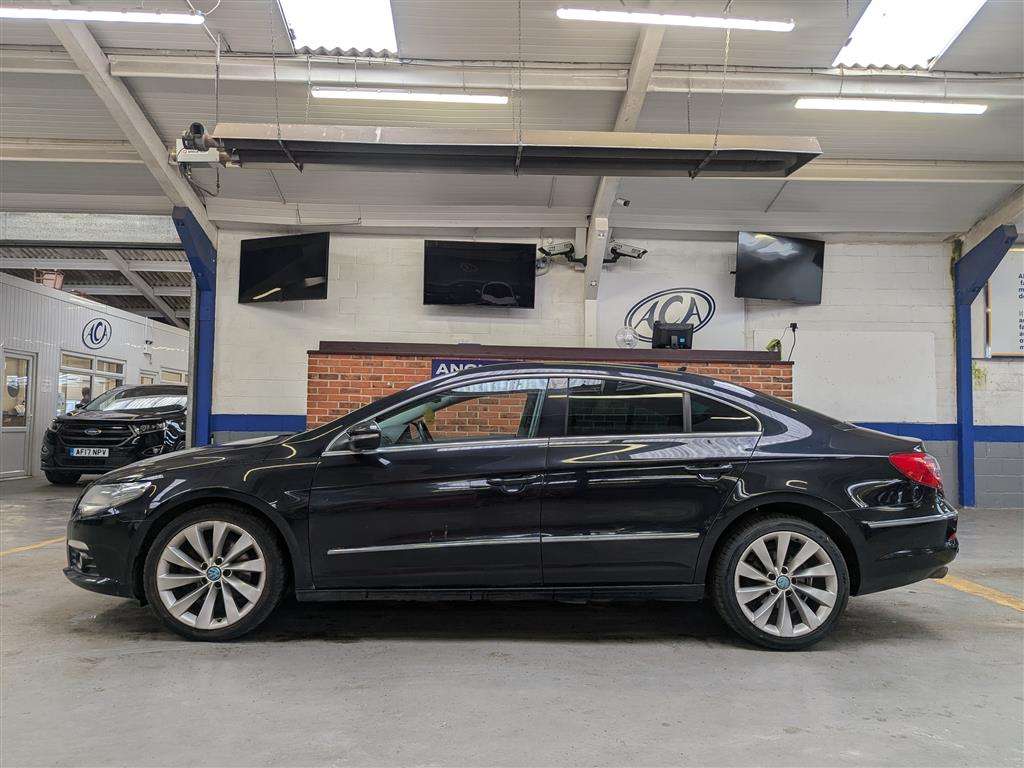 <p>2011 VOLKSWAGEN PASSAT GT CC TDI 140 BLUE</p>