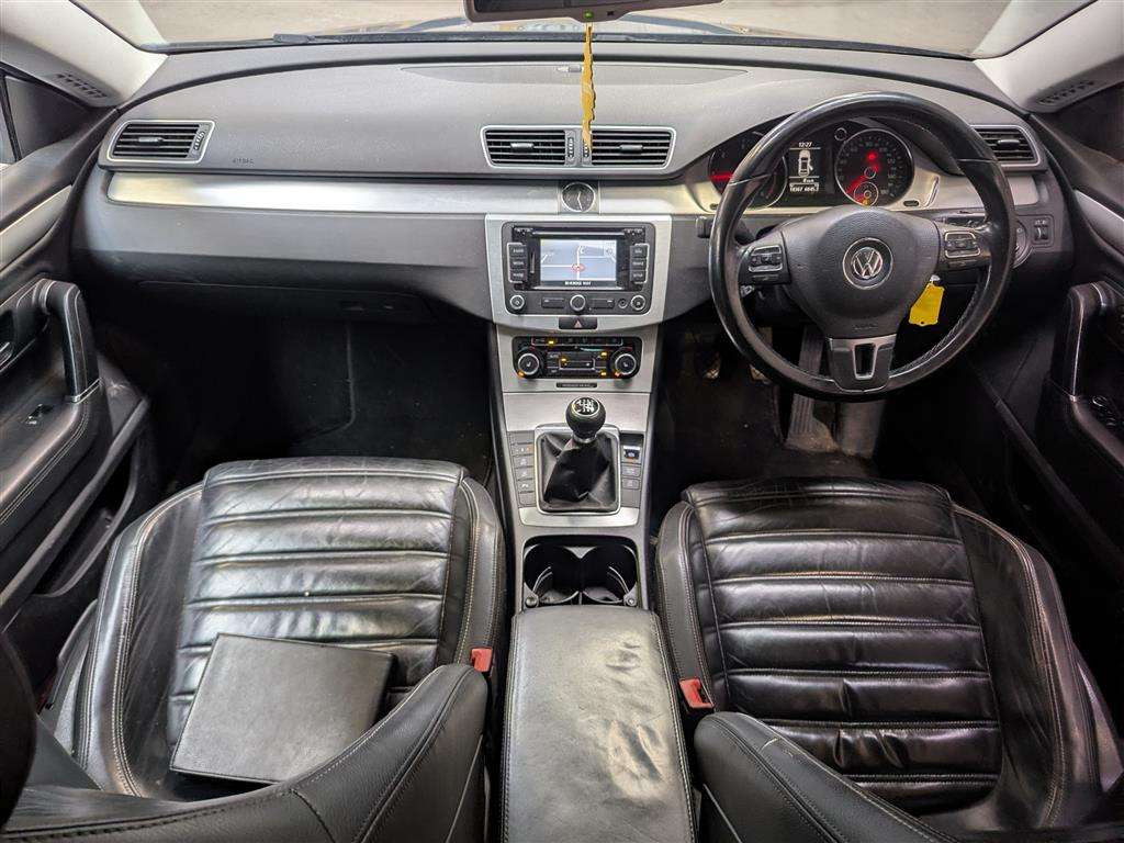 <p>2011 VOLKSWAGEN PASSAT GT CC TDI 140 BLUE</p>