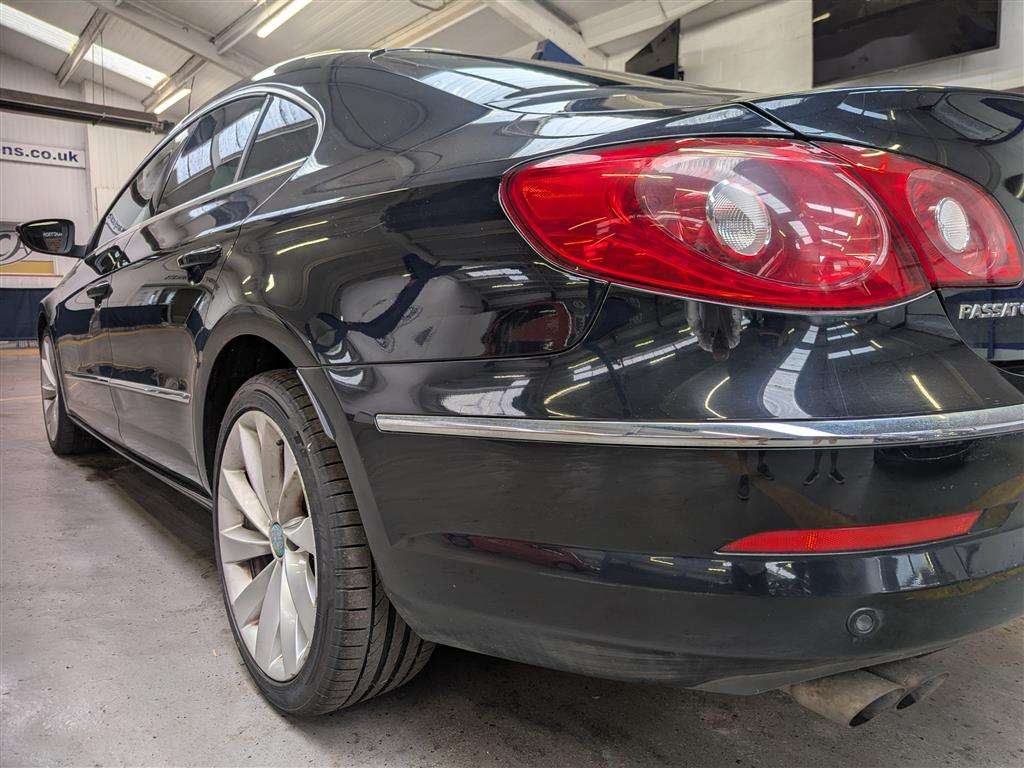 <p>2011 VOLKSWAGEN PASSAT GT CC TDI 140 BLUE</p>