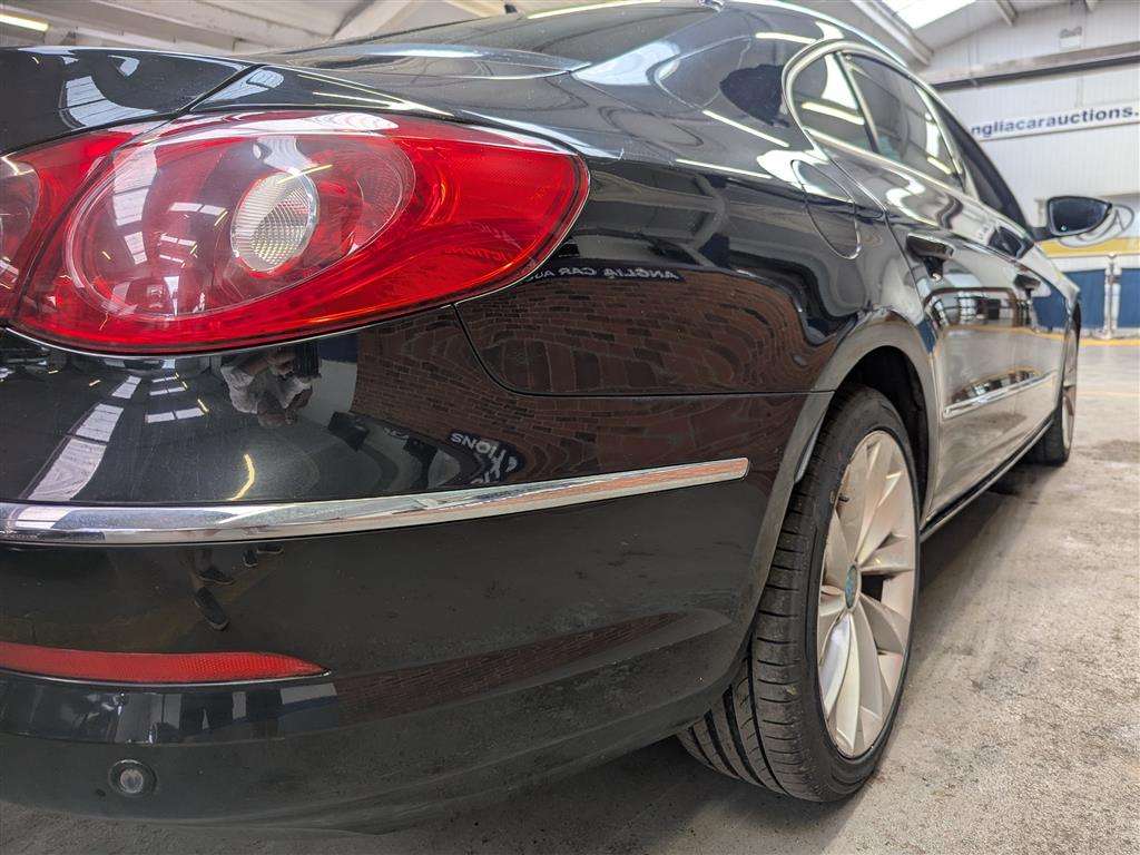 <p>2011 VOLKSWAGEN PASSAT GT CC TDI 140 BLUE</p>