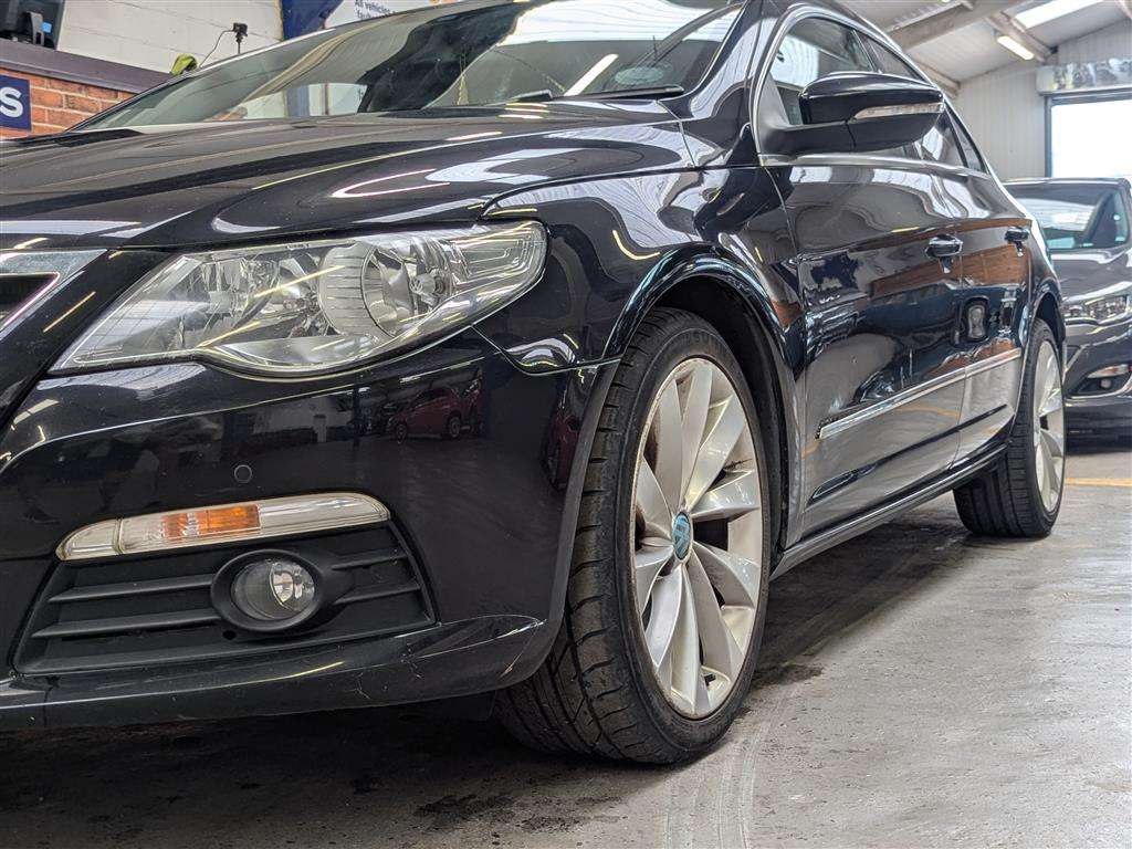<p>2011 VOLKSWAGEN PASSAT GT CC TDI 140 BLUE</p>