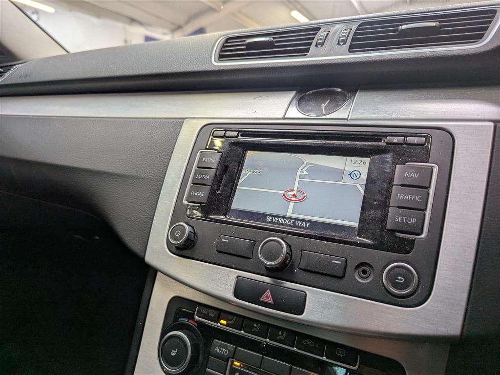 <p>2011 VOLKSWAGEN PASSAT GT CC TDI 140 BLUE</p>