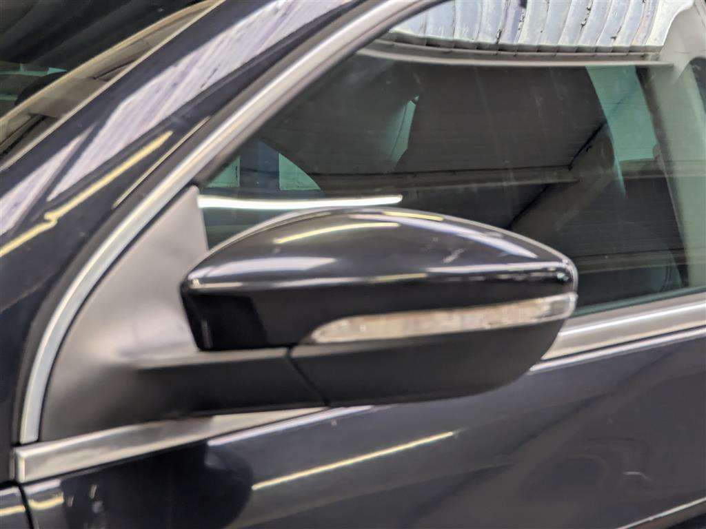 <p>2011 VOLKSWAGEN PASSAT GT CC TDI 140 BLUE</p>