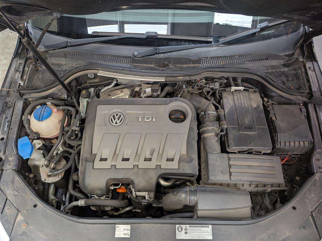 <p>2011 VOLKSWAGEN PASSAT GT CC TDI 140 BLUE</p>