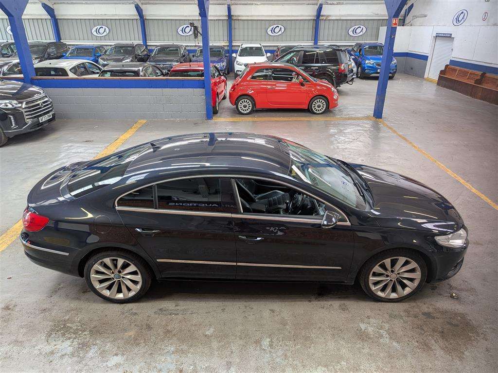 <p>2011 VOLKSWAGEN PASSAT GT CC TDI 140 BLUE</p>