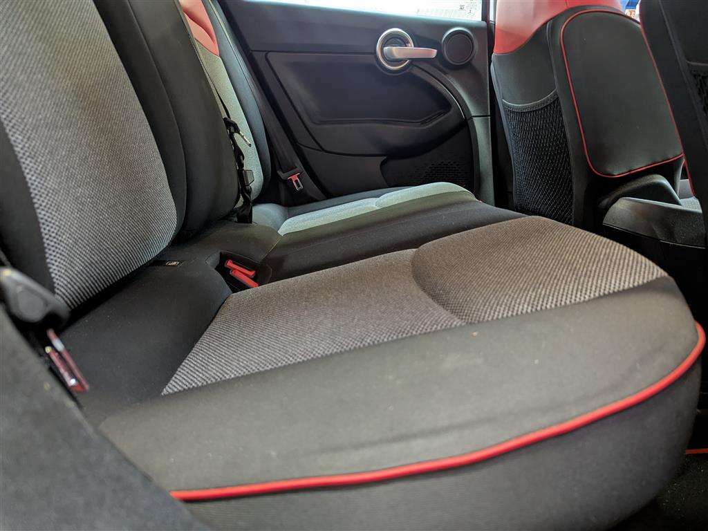 <p>2015 FIAT 500X POP STAR MULTIJET</p>