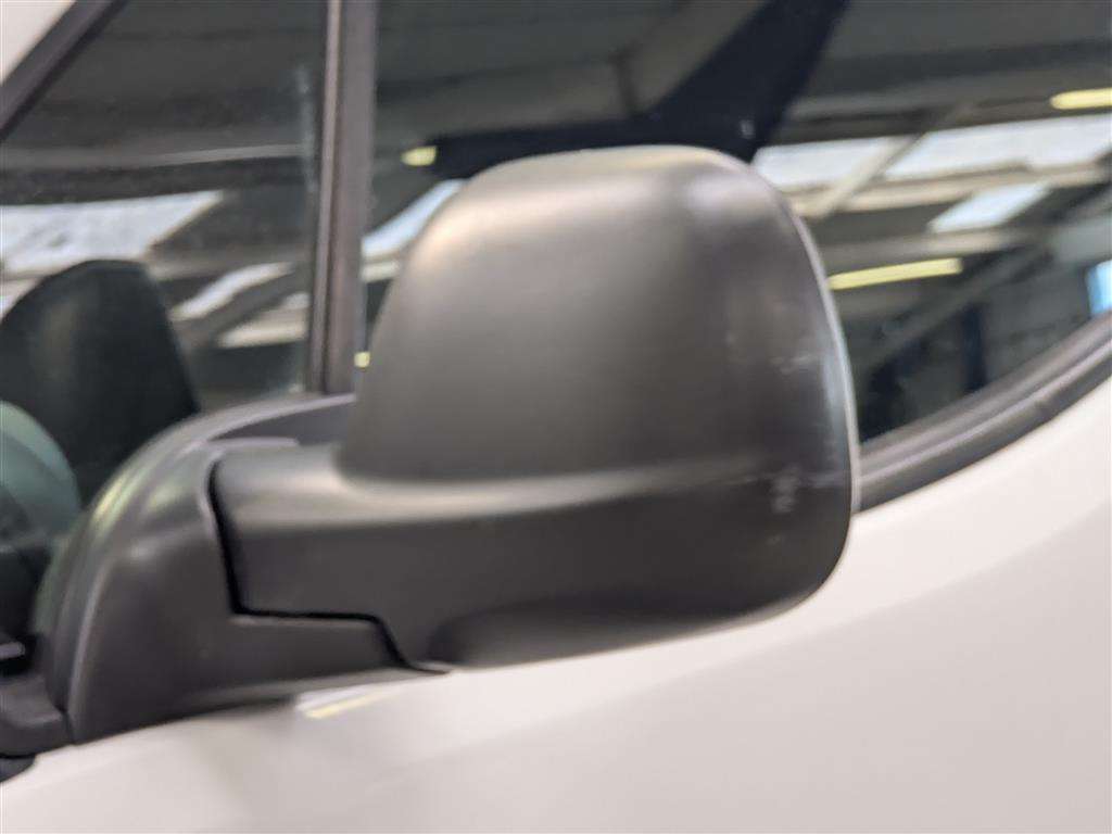 <p>2018 PEUGEOT PARTNER 750 SE L2 BLUE HD</p>