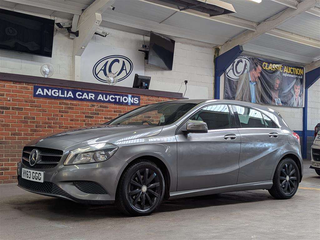 <p>2013 MERCEDES-BENZ A180 BLUEEFFICIENCY SE CD</p>