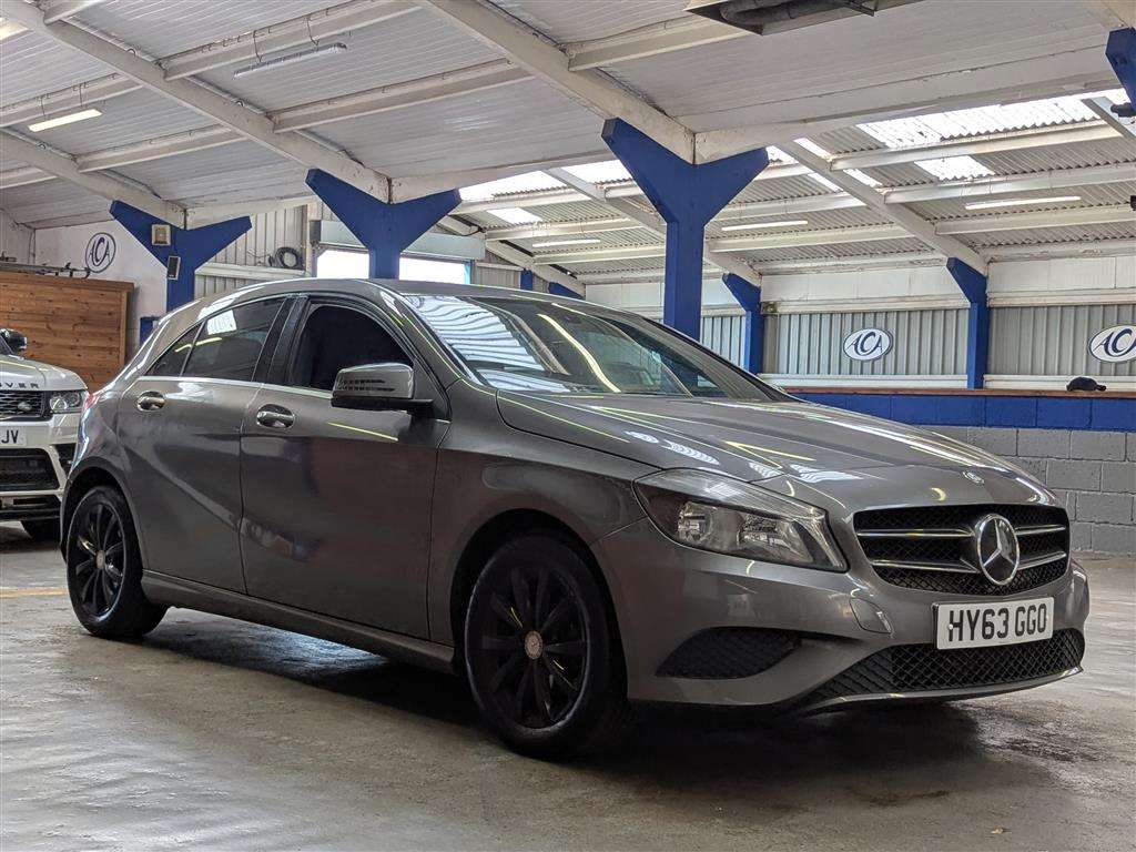 <p>2013 MERCEDES-BENZ A180 BLUEEFFICIENCY SE CD</p>
