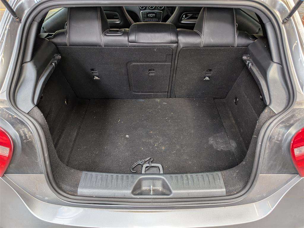 <p>2013 MERCEDES-BENZ A180 BLUEEFFICIENCY SE CD</p>