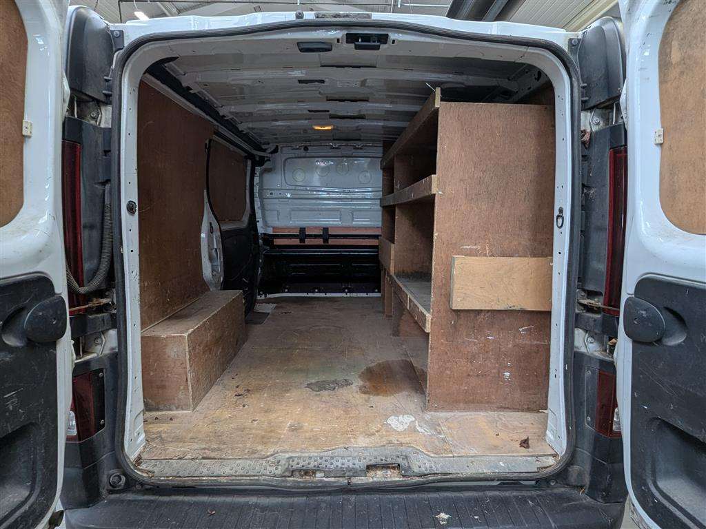 <p>2014 VAUXHALL VIVARO 2700 CDTI</p>