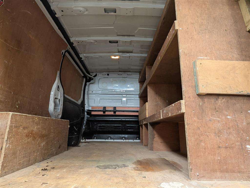 <p>2014 VAUXHALL VIVARO 2700 CDTI</p>