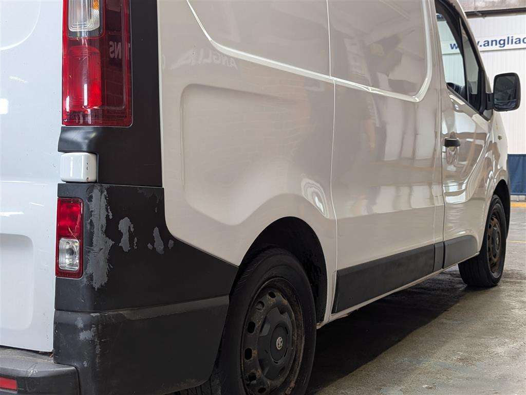 <p>2014 VAUXHALL VIVARO 2700 CDTI</p>