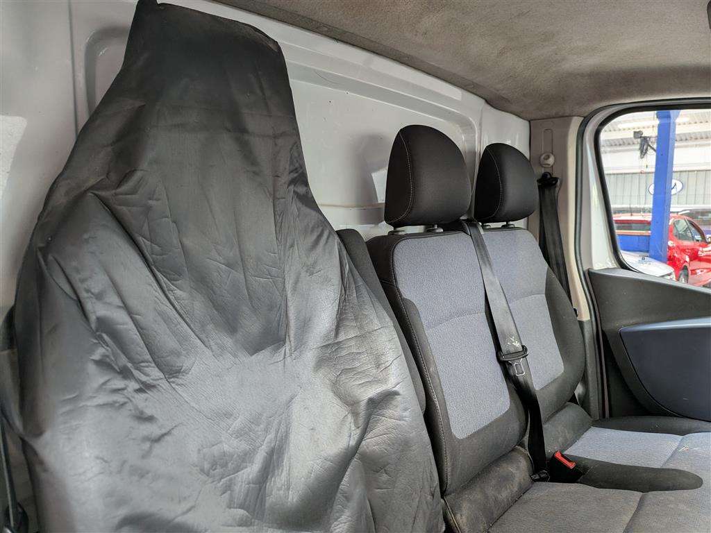 <p>2014 VAUXHALL VIVARO 2700 CDTI</p>