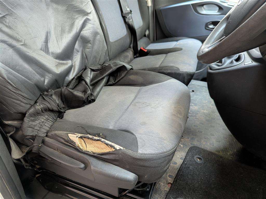 <p>2014 VAUXHALL VIVARO 2700 CDTI</p>