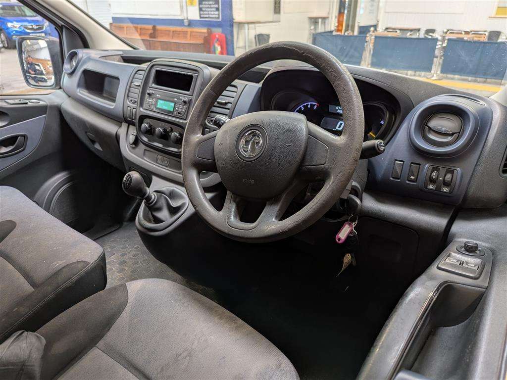 <p>2014 VAUXHALL VIVARO 2700 CDTI</p>