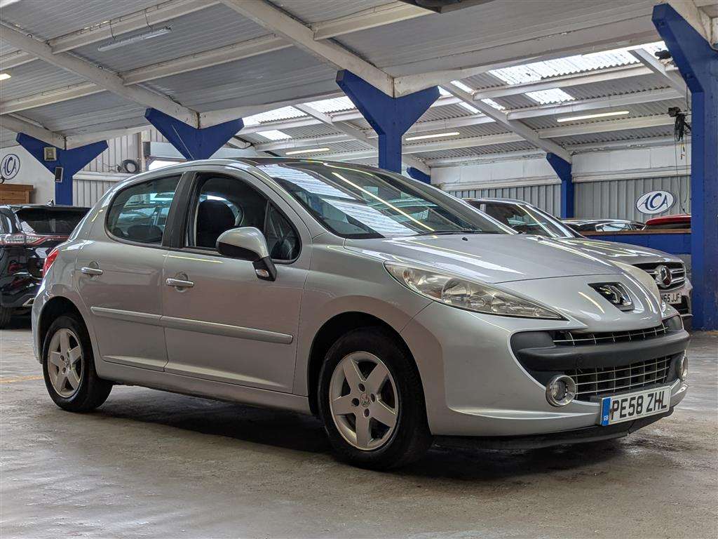<p>2008 PEUGEOT 207 SPORT CIELO 8V</p>