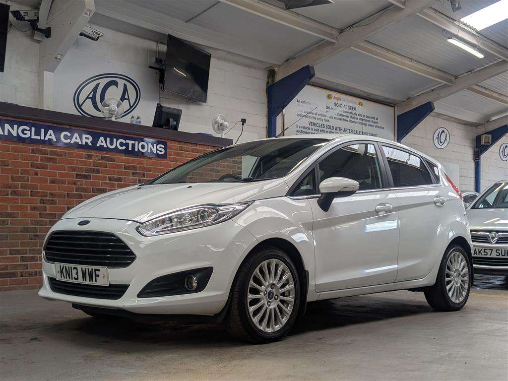 <p>2013 FORD FIESTA TITANIUM</p>