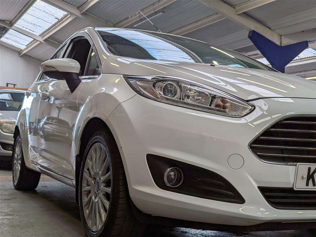 <p>2013 FORD FIESTA TITANIUM</p>
