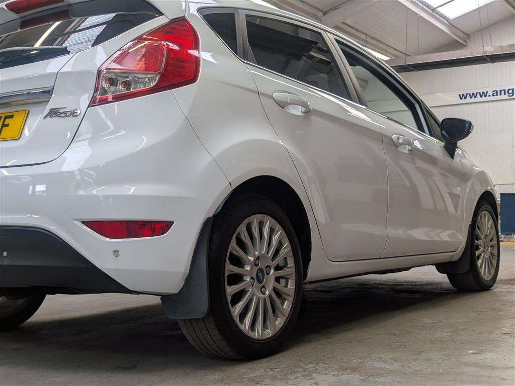 <p>2013 FORD FIESTA TITANIUM</p>