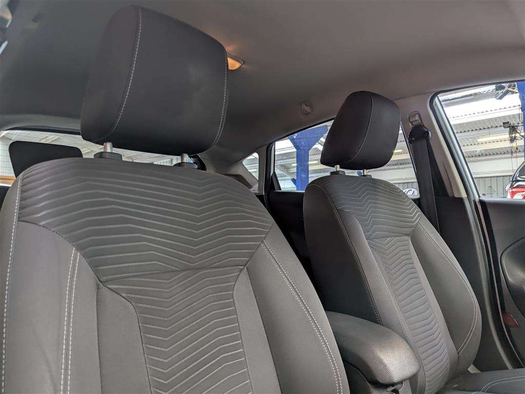 <p>2013 FORD FIESTA TITANIUM</p>
