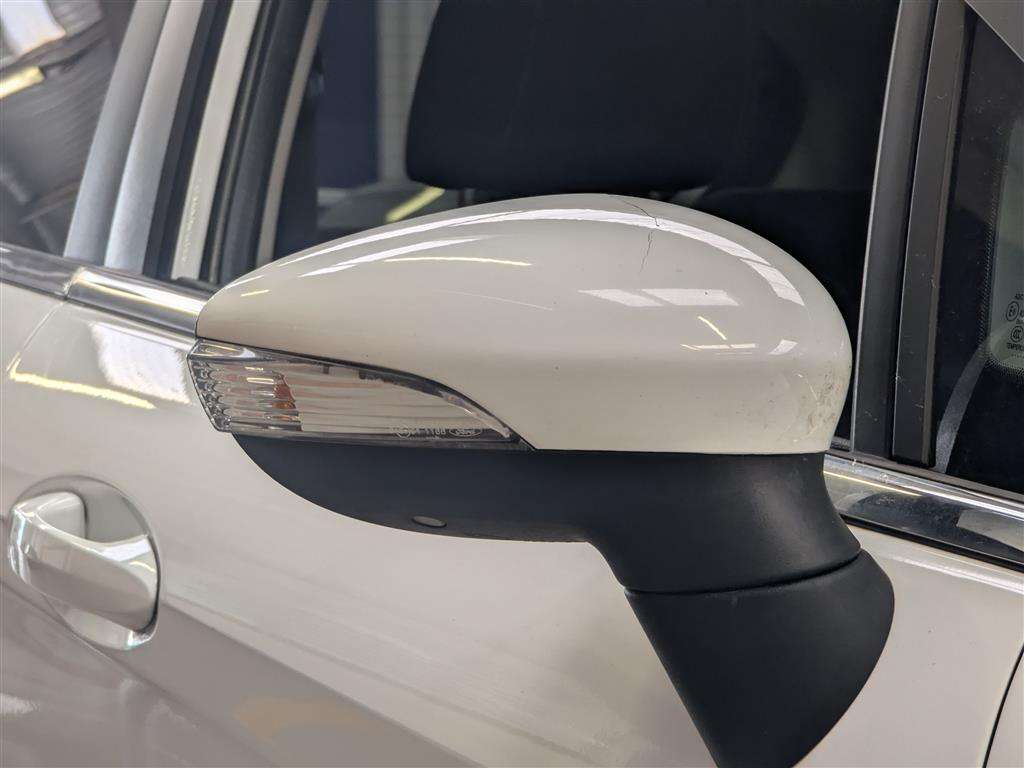 <p>2013 FORD FIESTA TITANIUM</p>