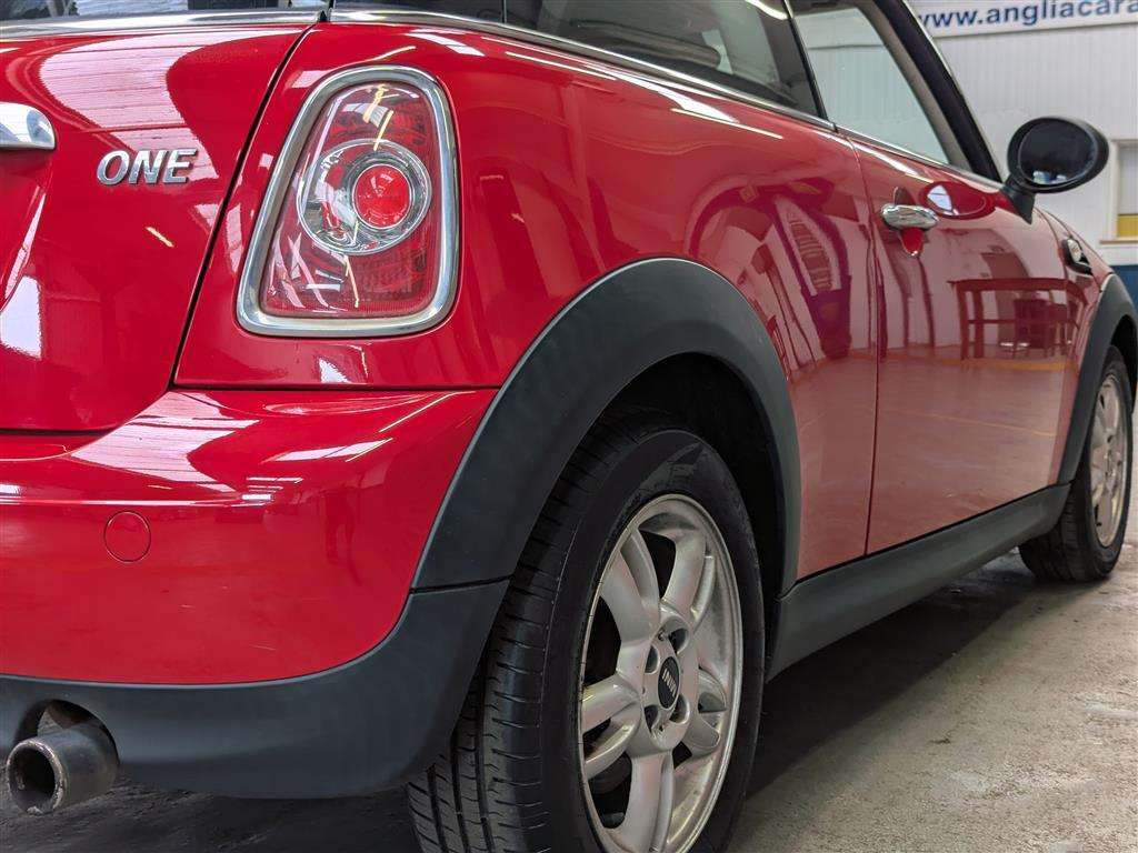 <p>2013 MINI ONE</p>