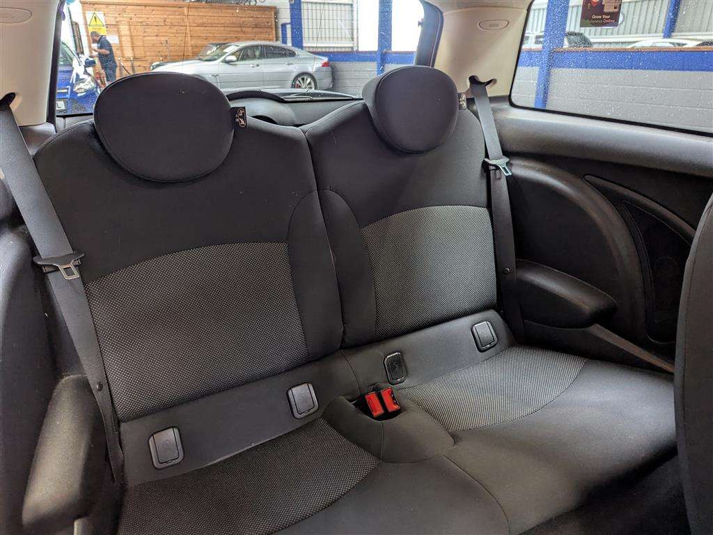 <p>2013 MINI ONE</p>