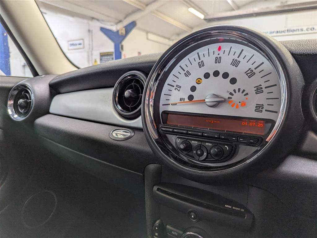 <p>2013 MINI ONE</p>
