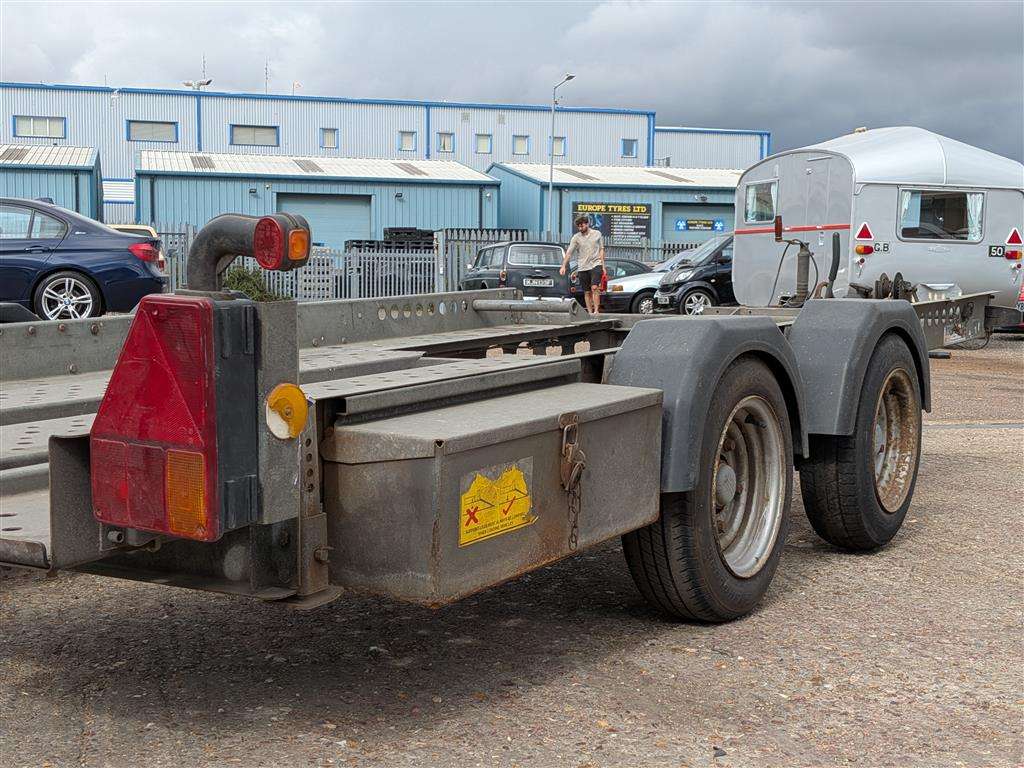 <p>IFOR WILLIAMS TRAILER&nbsp;</p>
