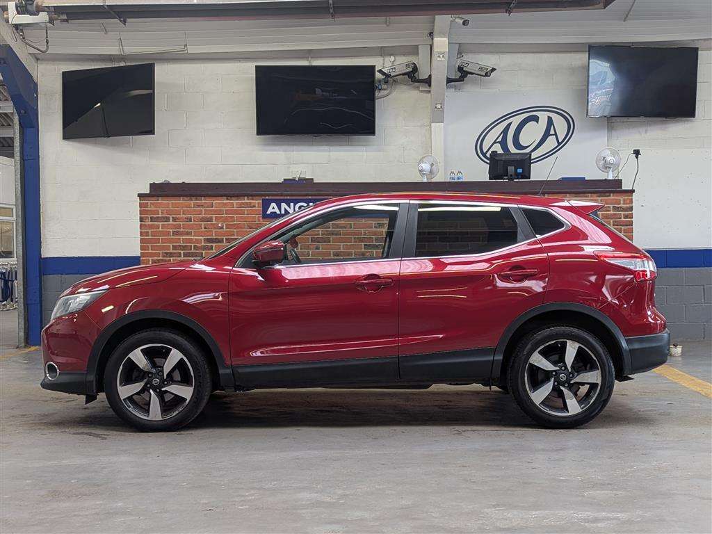 <p>2015 NISSAN QASHQAI N-TEC DIG-T CVT</p>