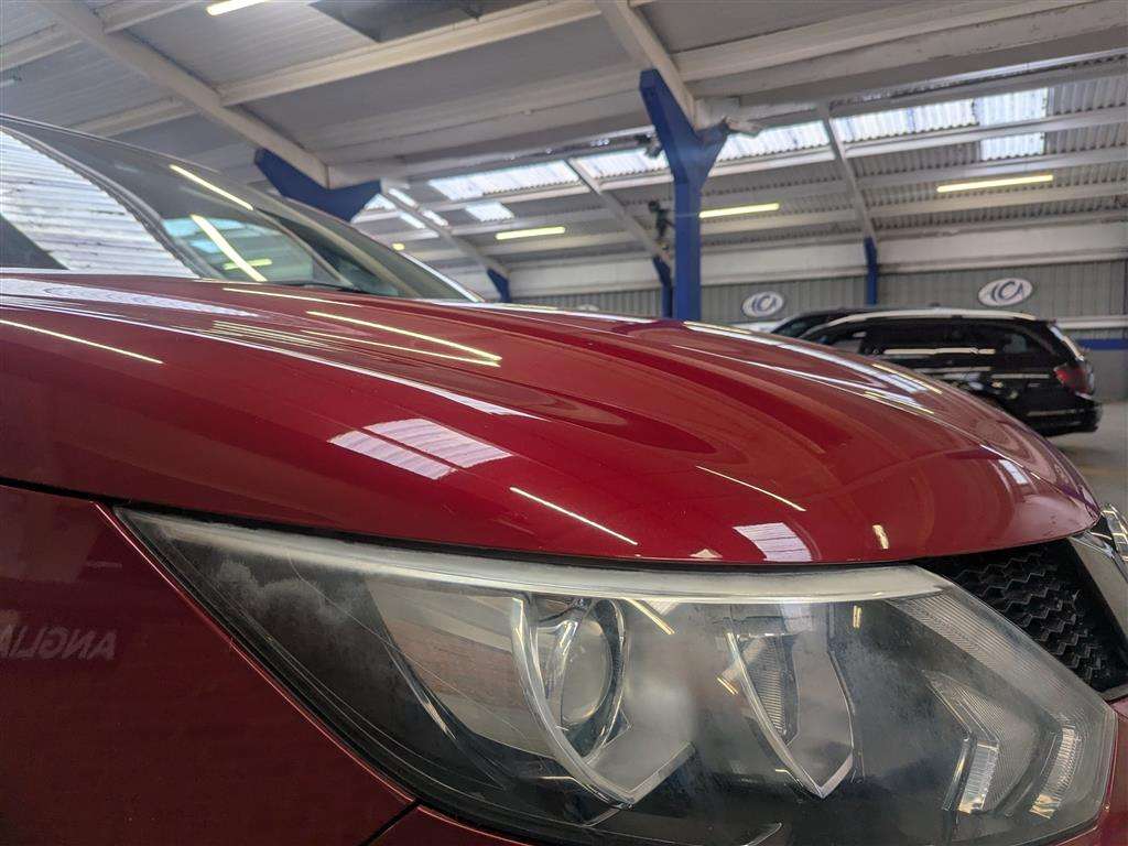 <p>2015 NISSAN QASHQAI N-TEC DIG-T CVT</p>