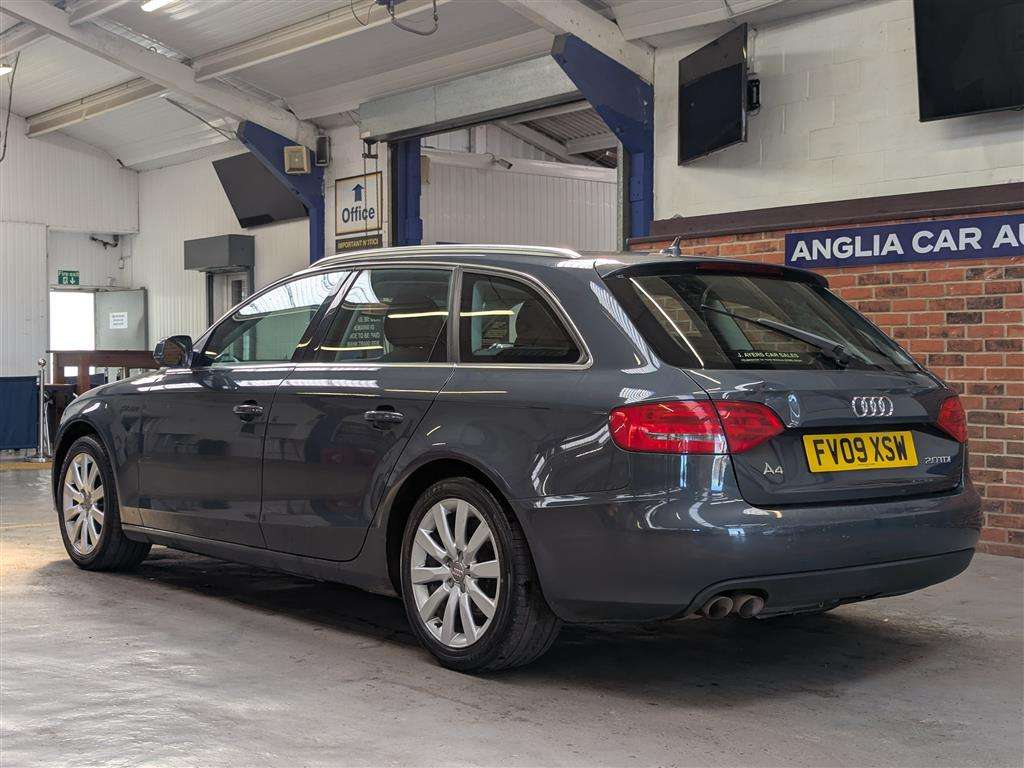 <p>2009 AUDI A4 AVANT SE TDI</p>