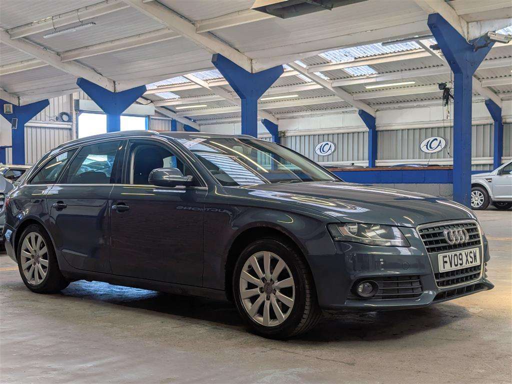 <p>2009 AUDI A4 AVANT SE TDI</p>