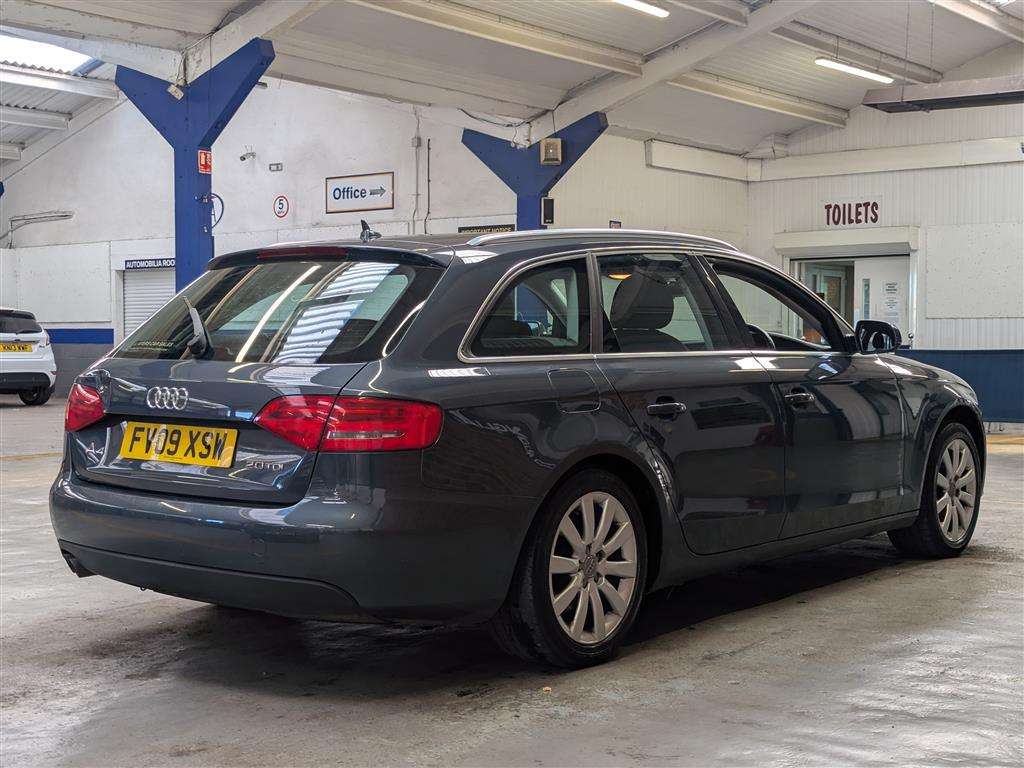 <p>2009 AUDI A4 AVANT SE TDI</p>