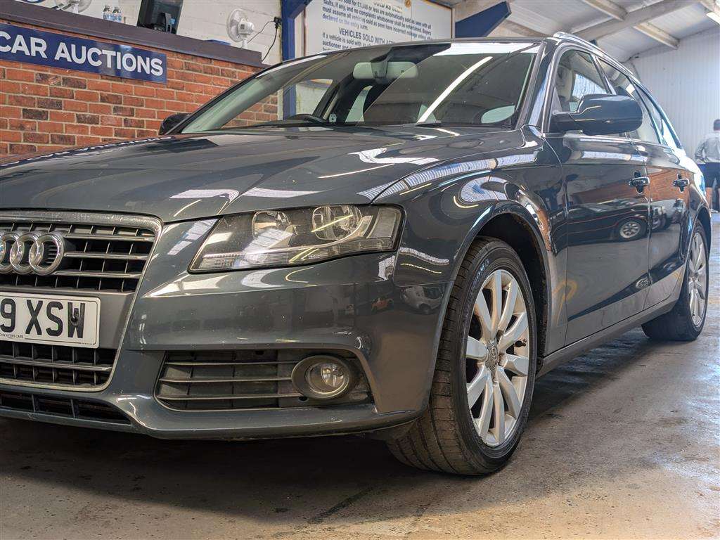 <p>2009 AUDI A4 AVANT SE TDI</p>
