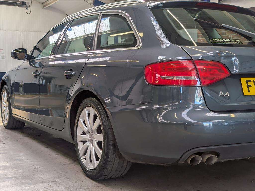 <p>2009 AUDI A4 AVANT SE TDI</p>