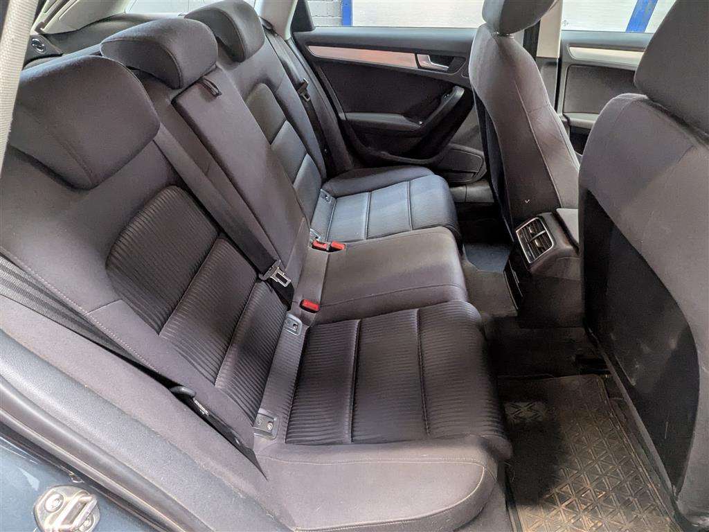 <p>2009 AUDI A4 AVANT SE TDI</p>