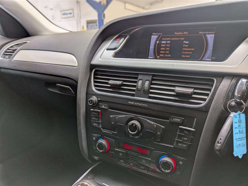 <p>2009 AUDI A4 AVANT SE TDI</p>