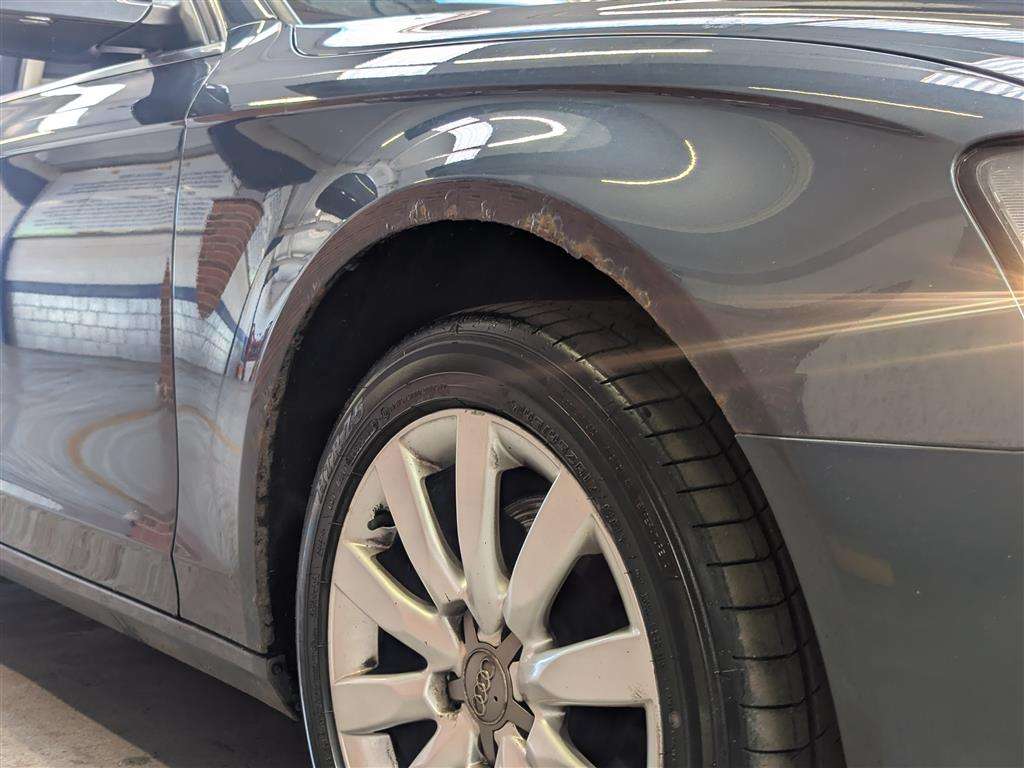 <p>2009 AUDI A4 AVANT SE TDI</p>