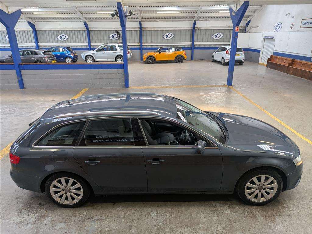 <p>2009 AUDI A4 AVANT SE TDI</p>