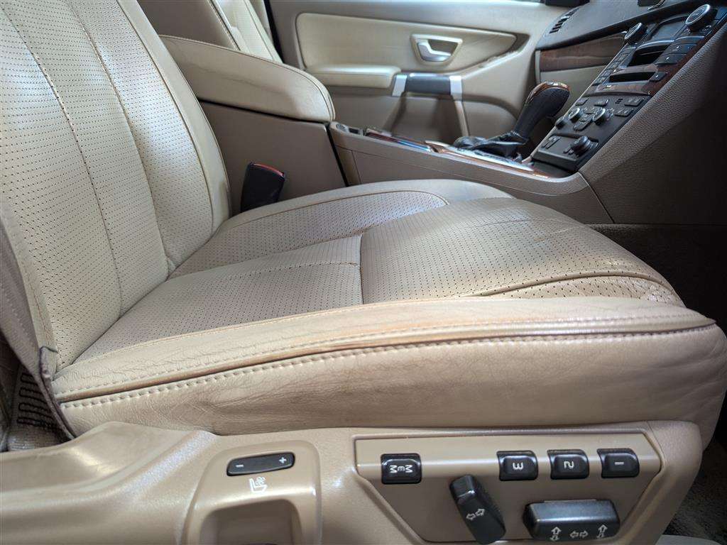 <p>2010 VOLVO XC90 EXECUTIVE D5 AUTO</p>