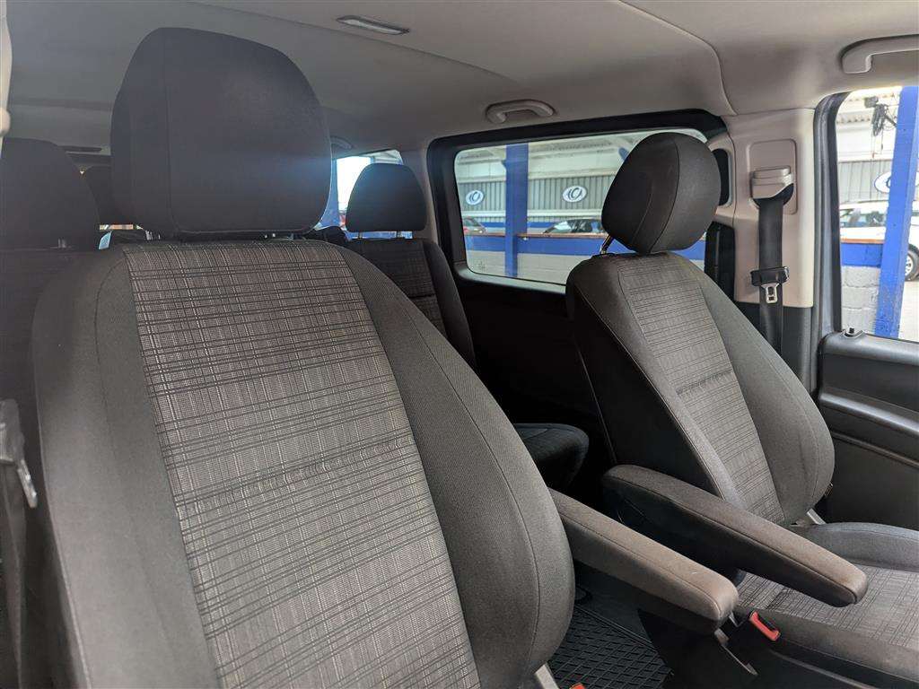 <p>2016 MERCEDES-BENZ VITO 119 BLUETEC TOURER P</p>