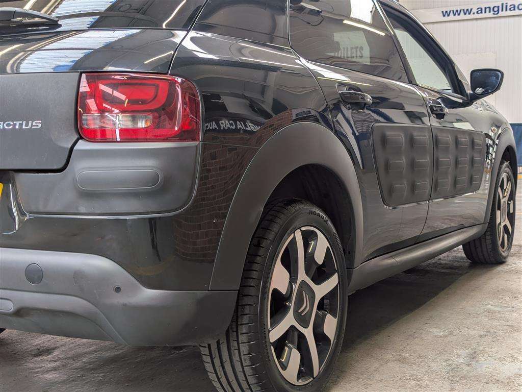 <p>2016 CITROEN C4 CACTUS PURETECH FLAIR</p>