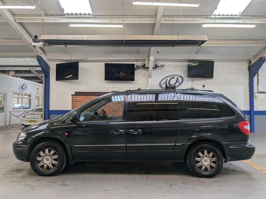 <p>2005 CHRYSLER GRAND VOYAGER LIMITED AUT</p>