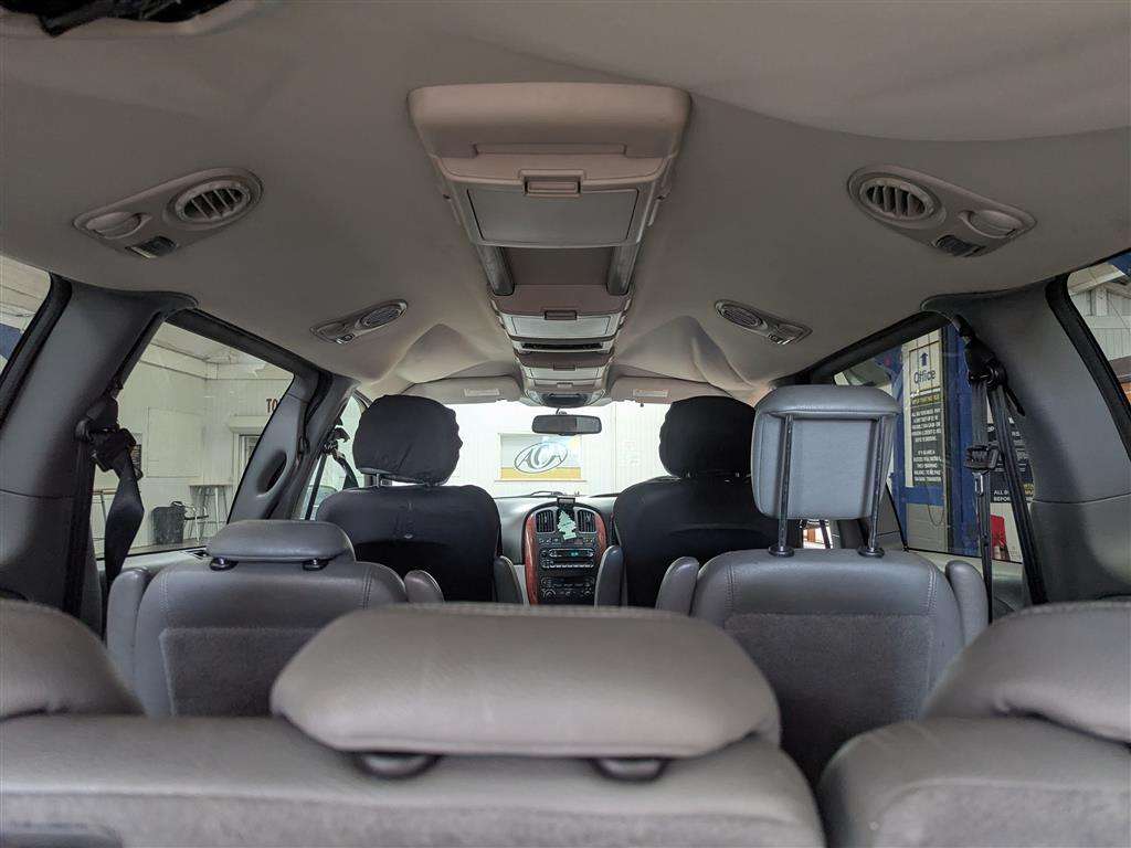 <p>2005 CHRYSLER GRAND VOYAGER LIMITED AUT</p>