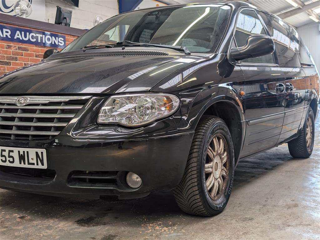 <p>2005 CHRYSLER GRAND VOYAGER LIMITED AUT</p>